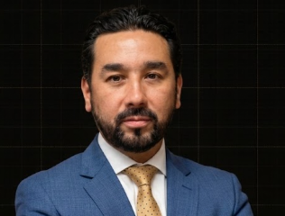 Dr. Remo Higashi Battaglia
